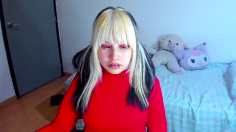 Snapshot of azu_moure chatting on January 30, 8:01 am Azu Moure online show from January 30, 8:01 am