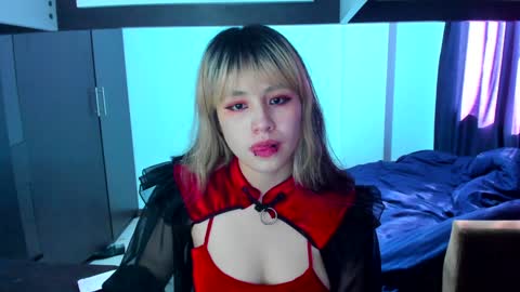 Snapshot of azu_moure chatting on January 11, 7:38 pm Azu Moure online show from January 11, 7:38 pm