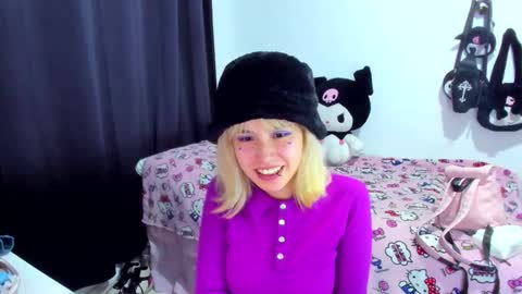 Azu Moure online show from November 23, 4:48 am