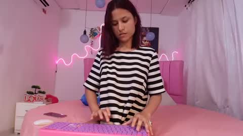 Snapshot of azul_horny chatting on September 13, 11:02 pm PRINCESS AZUL. online show from September 13, 11:02 pm