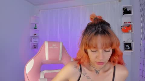Snapshot of azumi_saan chatting on February 15, 1:10 am azumi saan online show from February 15, 1:10 am