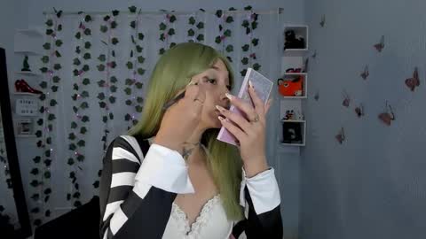 Snapshot of azumi_saan chatting on October 29, 3:00 am azumi saan online show from October 29, 3:00 am