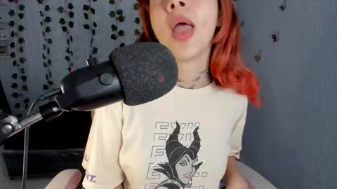 Snapshot of azumi_saan chatting on September 25, 4:11 am azumi saan online show from September 25, 4:11 am