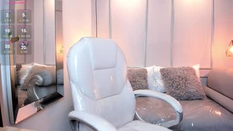 Azura online show from December 12, 7:26 pm