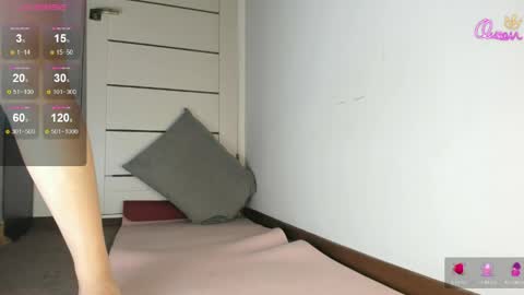 azure_moon online show from April 27, 9:28 am