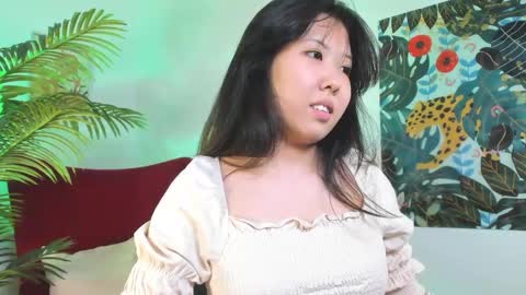Mimi online show from May 2, 2:31 pm