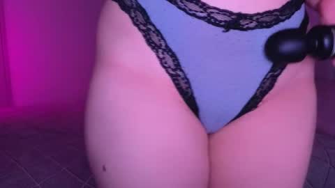 Bella Wooowww online show from May 12, 10:49 pm
