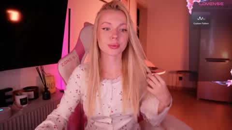 Bonnie  online show from October 22, 5:12 am