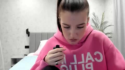 Monica online show from January 6, 1:31 am