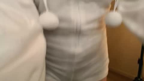 Snapshot of babby_rabbit_ chatting on October 27, 2:56 pm Cute Raby online show from October 27, 2:56 pm