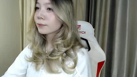 Snapshot of babby_rabbit_ chatting on October 20, 9:29 pm Cute Raby online show from October 20, 9:29 pm