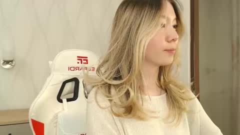 Snapshot of babby_rabbit_ chatting on October 15, 4:53 pm Cute Raby online show from October 15, 4:53 pm