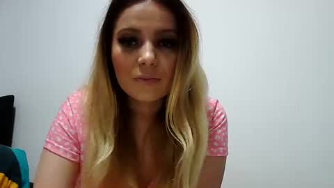 Snapshot of baby_blondee chatting on January 24, 4:49 pm Baby Blonde online show from January 24, 4:49 pm