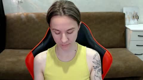 baby_kitte online show from November 19, 4:23 am