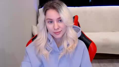 baby_kitte online show from December 10, 5:07 am