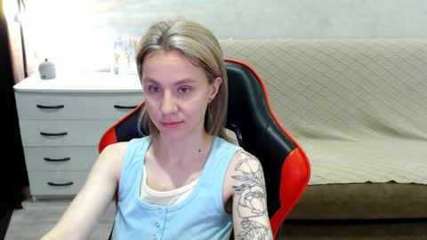 baby_kitte online show from October 14, 3:31 am