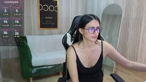 Bella online show from September 19, 9:03 pm