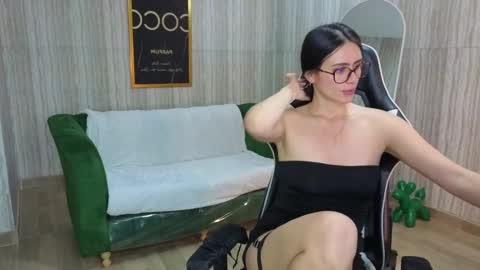 Bella online show from October 2, 8:03 pm