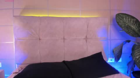 Moon online show from September 25, 5:50 am