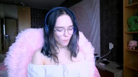 Alice online show from April 27, 8:44 am