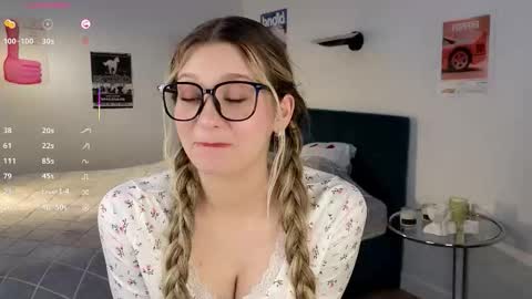 Ruth online show from December 4, 8:31 pm