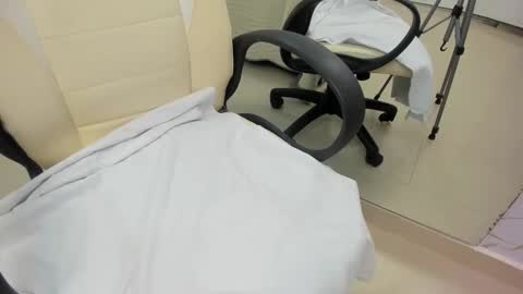 Snapshot of babyangel18_ chatting on October 31, 4:25 am ANGEL online show from October 31, 4:25 am