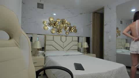 Snapshot of babyangel18_ chatting on October 21, 2:48 am ANGEL online show from October 21, 2:48 am