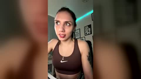 babyangel277 online show from June 24, 4:06 pm