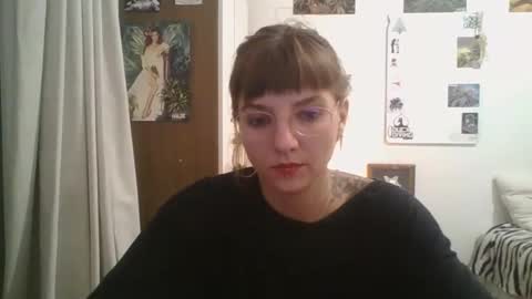 babydemon6 online show from December 5, 2:31 am