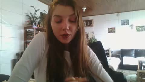 Snapshot of babydemon6 chatting on October 19, 1:57 pm babydemon6 online show from October 19, 1:57 pm