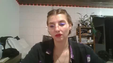 Snapshot of babydemon6 chatting on September 20, 11:03 pm babydemon6 online show from September 20, 11:03 pm