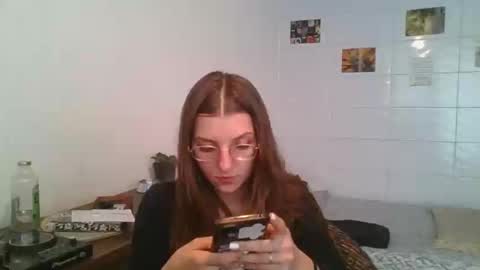 Snapshot of babydemon6 chatting on October 31, 7:18 pm babydemon6 online show from October 31, 7:18 pm