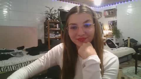 Snapshot of babydemon6 chatting on October 2, 10:48 pm babydemon6 online show from October 2, 10:48 pm