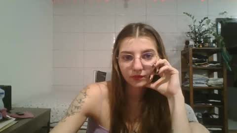 Snapshot of babydemon6 chatting on September 19, 10:53 pm babydemon6 online show from September 19, 10:53 pm