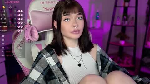 Snapshot of babyroxynill chatting on March 2, 10:45 pm Nika online show from March 2, 10:45 pm