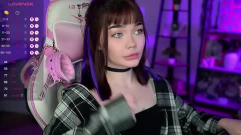 Snapshot of babyroxynill chatting on February 19, 11:04 pm Nika online show from February 19, 11:04 pm