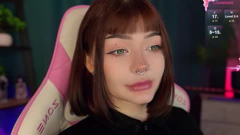 Snapshot of babyroxynill chatting on October 19, 6:37 am Nika online show from October 19, 6:37 am