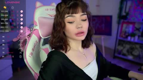 Snapshot of babyroxynill chatting on January 25, 11:11 pm Nika online show from January 25, 11:11 pm