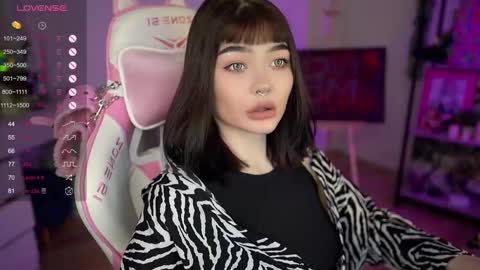 Snapshot of babyroxynill chatting on January 19, 10:28 pm Nika online show from January 19, 10:28 pm