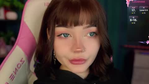 Snapshot of babyroxynill chatting on October 25, 6:32 am Nika online show from October 25, 6:32 am