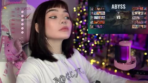 Snapshot of babyroxynill chatting on January 6, 10:58 pm Nika online show from January 6, 10:58 pm