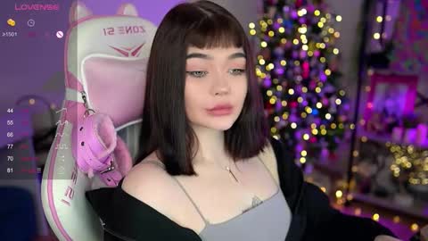 Snapshot of babyroxynill chatting on January 2, 10:44 pm Nika online show from January 2, 10:44 pm