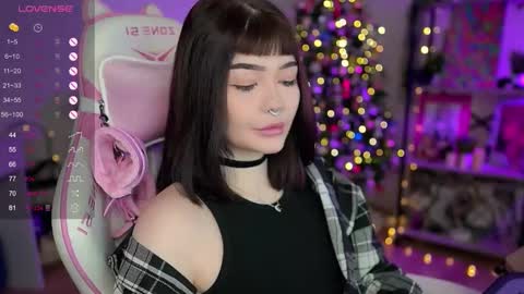 Snapshot of babyroxynill chatting on December 29, 10:36 pm Nika online show from December 29, 10:36 pm