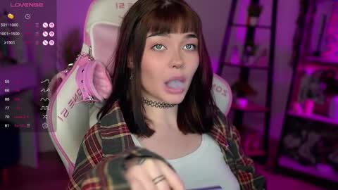 Snapshot of babyroxynill chatting on March 6, 10:47 pm Nika online show from March 6, 10:47 pm