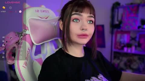 Snapshot of babyroxynill chatting on January 23, 11:48 pm Nika online show from January 23, 11:48 pm