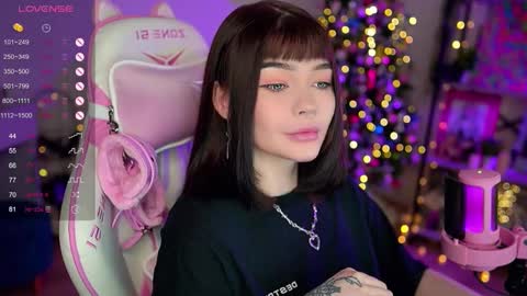 Snapshot of babyroxynill chatting on December 26, 10:41 pm Nika online show from December 26, 10:41 pm