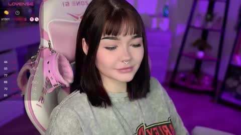 Snapshot of babyroxynill chatting on February 21, 11:21 pm Nika online show from February 21, 11:21 pm