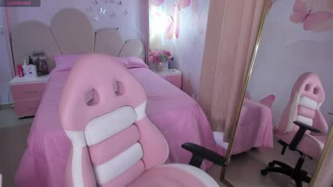 Sophie online show from April 1, 1:41 pm