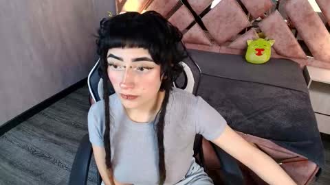 Snapshot of babyyrasta666 chatting on October 22, 4:50 am BABY RASTA DANN online show from October 22, 4:50 am