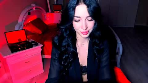 Miss Desire...do you remember online show from December 12, 12:33 pm